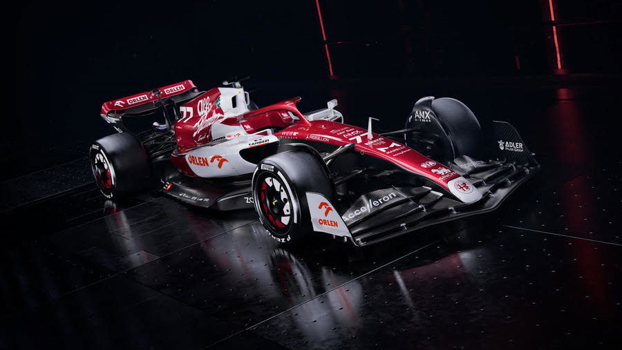 Alfa Romeo becomes final F1 team to unveil livery for 2022
